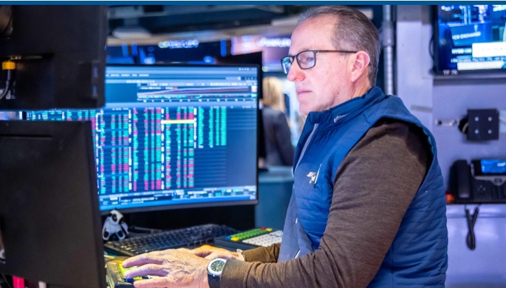 Nasdaq Composite giảm 2.6%, mạnh nhất kể từ tháng 6