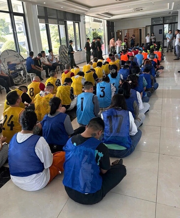 Chiêu dẫn dụ của nhóm hơn 100 người nước ngoài đến Việt Nam lừa tiền qua mạng