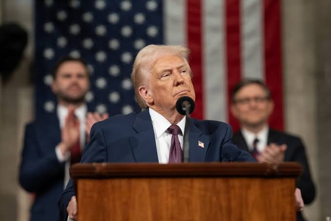 Ông Trump dọa tung đòn thuế 50%