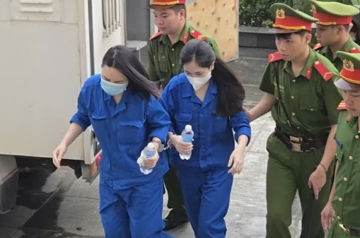 Bị hại vụ “ông trùm” Mr Pips sốc và ngã quỵ khi thấy bị cáo bị dẫn giải tới tòa