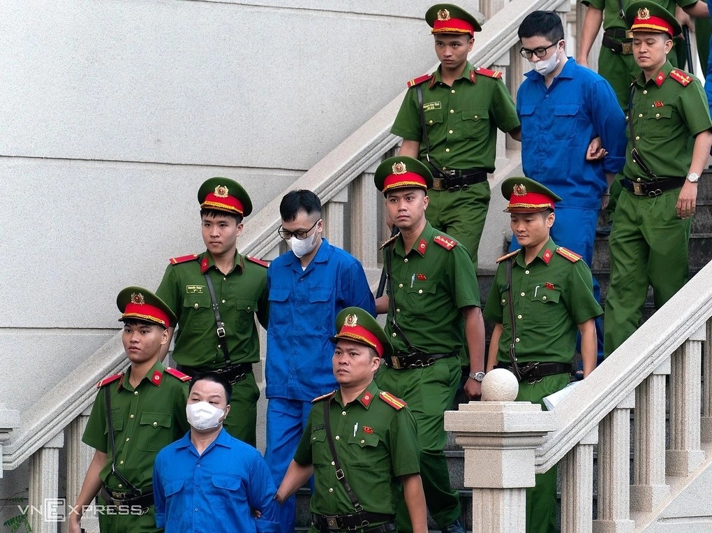Hai cựu công an trong 'tổ tư vấn' khai không biết Mr Pips làm ăn phi pháp