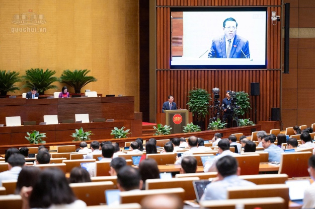 Bộ trưởng Xây dựng: Cấm nhận tiền đặt cọc khi dự án chưa đủ điều kiện bán