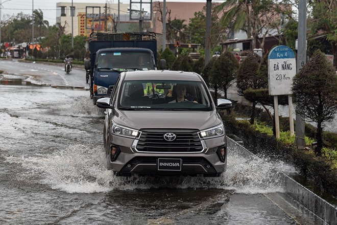 Toyota Innova: Bền bỉ cho mọi hành trình của gia đình Việt
