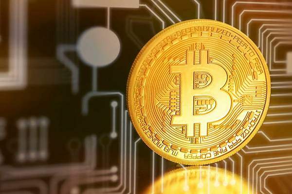 Giá Bitcoin hôm nay 1.6: Sau cú phi mã chọc đỉnh 9000$, Bitcoin rơi