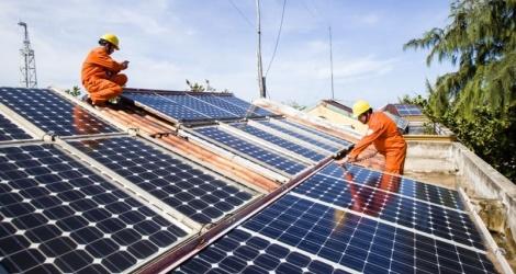 49 dự án điện mặt trời với tổng công suất 2.600 MW được đấu nối vào lưới điện trong tháng 6