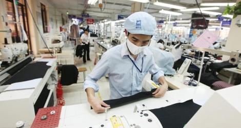 Doanh nghiệp dệt may Việt: Chọn đường hẹp để tiến, quyết không buông thị trường trong nước