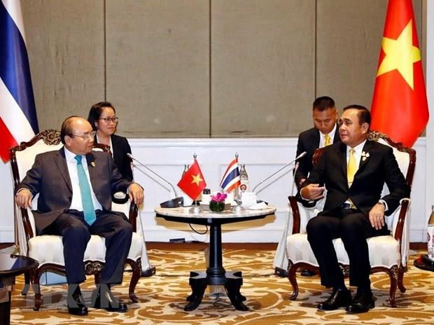 Thủ tướng gặp gỡ các nhà lãnh đạo bên lề Hội nghị Cấp cao ASEAN 34