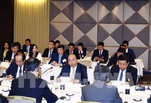 Thủ tướng Nguyễn Xuân Phúc tọa đàm với lãnh đạo một số nhà đầu tư hàng đầu Nhật Bản