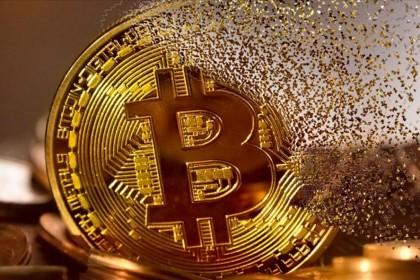 Bitcoin bị cuốn vào vòng xoáy suy giảm, rớt ngưỡng 10,000 USD