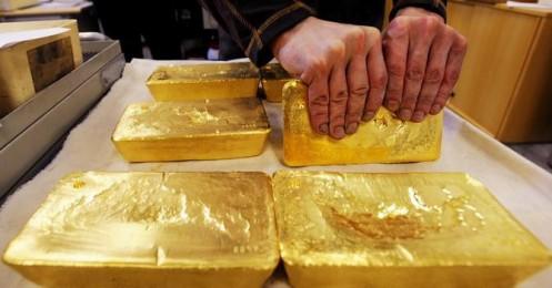Giảm sâu nhất trong 1 năm, giá vàng mất mốc 1.390USD/ounce