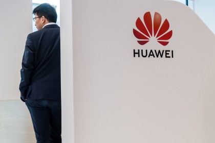 Bloomberg: Huawei vay vốn 1.5 tỷ USD một cách bất thường