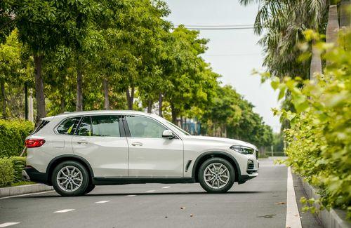BMW X5 mới giá 4,3 tỷ đồng tại Việt Nam có gì để 'đấu' Mercedes-Benz GLE?