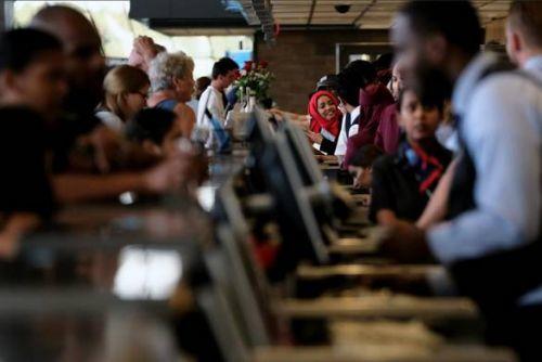 Mỹ truy quét người nhập cư, giới chủ nhà hàng sợ mất nhân viên