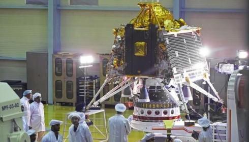 Kế hoạch thám hiểm Mặt Trăng của Ấn Độ bị hoãn vào phút chót