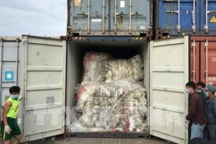Campuchia gửi trả 83 container rác thải nhựa về Mỹ và Canada