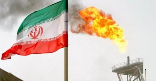 Hàng chục triệu thùng dầu Iran đang được neo chờ nhập khẩu vào Trung Quốc