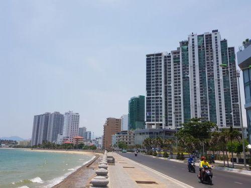 Chuyên gia kiến trúc lo ngại khi Nha Trang “dồn” hết cao ốc ra ven biển