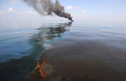 Tràn 40.000 lít dầu diesel tại vùng biển Chile