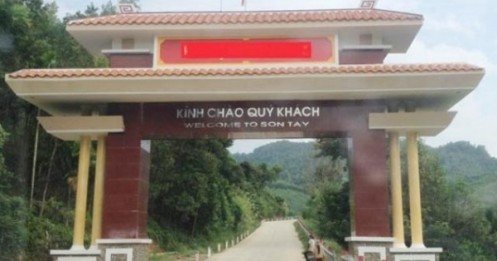 Huyện nghèo Minh Long và dự án cổng chào "khủng" 2 tỷ đồng