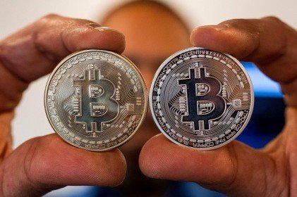 Ai đang đầu tư vào bitcoin?