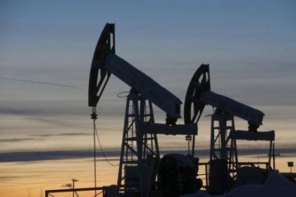 Giá dầu Brent giảm xuống gần mức thấp nhất trong 7 tháng