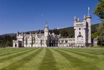 Bên trong Lâu đài Balmoral trị giá 115 triệu bảng nơi Nữ hoàng Anh dành kỳ nghỉ hè của mình