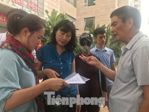 Khách hàng vây trụ sở, đòi lại trăm tỷ từ dự án ‘ma’ ở Hà Nội