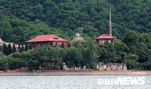 Thêm một đại công trường xây dựng trái phép trên vịnh Bái Tử Long, Quảng Ninh