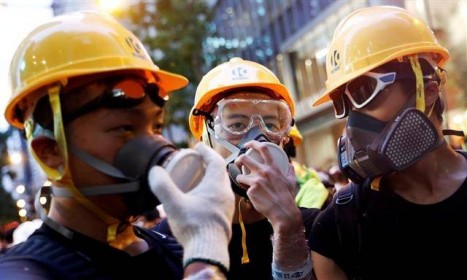 Các cửa hàng ở Hong Kong làm ăn thất bát vì biểu tình