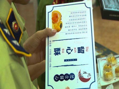 Hà Nội: Bắt giữ hơn 4.000 bánh trứng chảy lậu đang "gây sốt" trên mạng