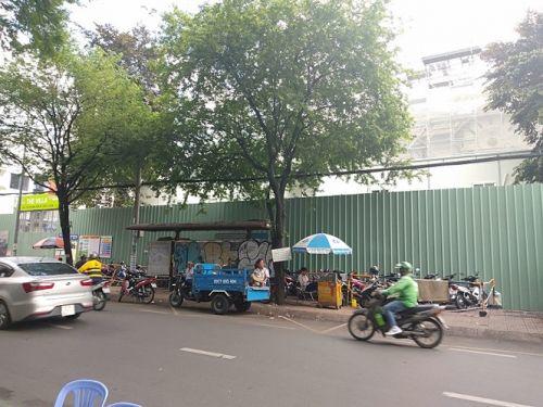 Cận cảnh biệt thự cổ 35 triệu đô quây tôn ở Sài Gòn