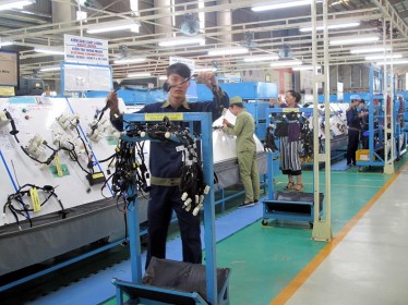 Việt Nam tăng nhập linh kiện ô tô từ Hàn Quốc, Nhật Bản