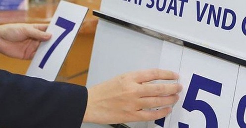 Hiện tượng ngân hàng cần tiếp vốn và đâu là “lãi suất trừng phạt”?