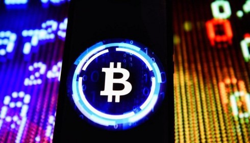 Tiền ảo đồng loạt rớt giá, Bitcoin tuột mốc 10.000 USD