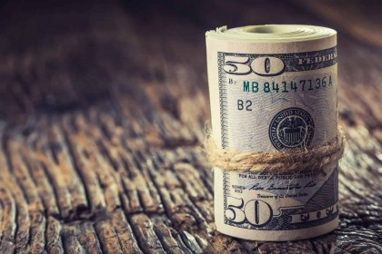 Tỷ giá trung tâm “lặng yên”, giá USD lao dốc