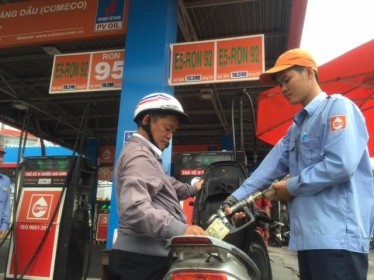 TP. Hồ Chí Minh: Mãi lực tiêu thụ xăng E5 ngày càng thấp