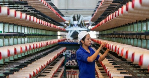 Sản xuất Trung Quốc suy yếu thêm do các biện pháp thuế quan Mỹ