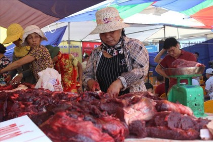 Thịt trâu chọi Đồ Sơn 2 triệu đồng/kg vẫn đắt khách