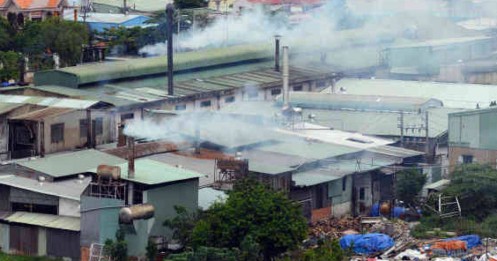 Sau vụ cháy Rạng Đông: Bao nhiêu nhà máy cần di dời ra khỏi khu dân cư?