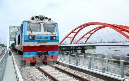 Cầu đường sắt Bình Lợi mới chính thức thông tuyến