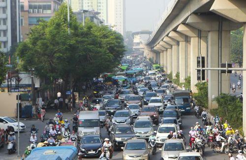 Đường dự kiến mở làn riêng cho xe buýt: Giao thông "nghẹt thở"