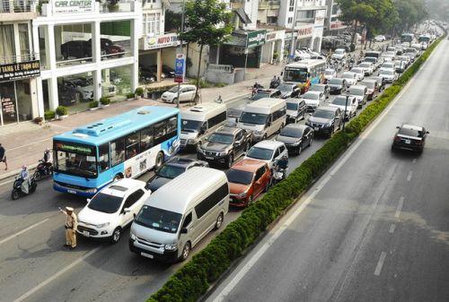 Đường dự kiến mở làn riêng cho xe buýt: Giao thông "nghẹt thở"