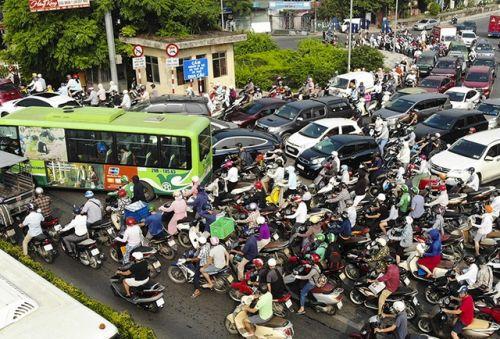 Đường dự kiến mở làn riêng cho xe buýt: Giao thông "nghẹt thở"