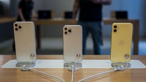 Hàng nghìn tín đồ Apple xếp hàng mua iPhone mới ra mắt trên toàn cầu