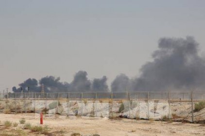 Các cuộc tấn công nhà máy lọc dầu của Saudi Arabia: Một mũi tên trúng nhiều đích