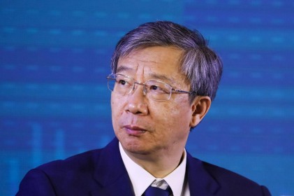 Thống đốc PBoC: Trung Quốc phải tránh tung ra gói kích thích khổng lồ và kiểm soát nợ