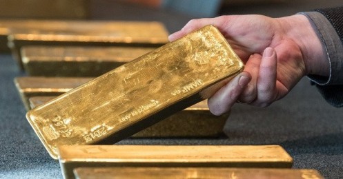Giá vàng tiếp tục tăng khi Tổng thống Trump cứng rắn với Trung Quốc và Iran