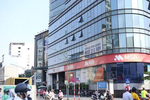 Ảnh: Khám phá "phố Wall" của Hà Nội với hàng chục trụ sở ngân hàng