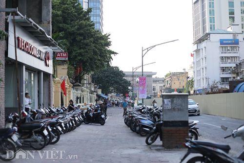 Ảnh: Khám phá "phố Wall" của Hà Nội với hàng chục trụ sở ngân hàng