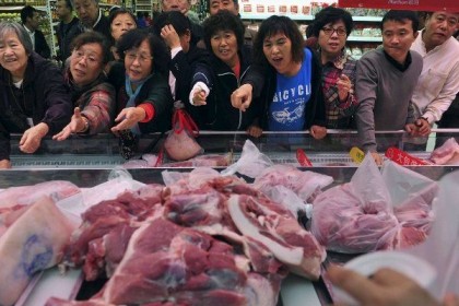 Giá thịt heo tăng sốc do nhu cầu từ Trung Quốc